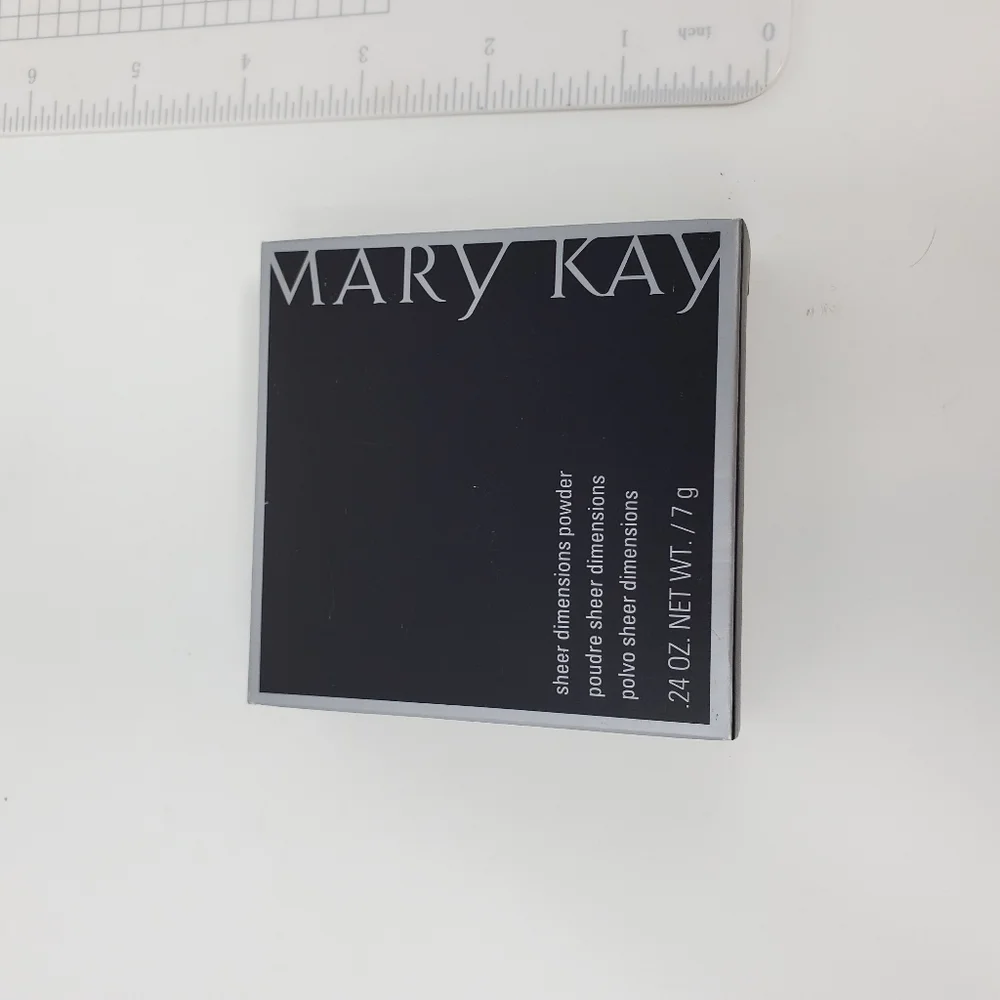 NIB Mary Kay Sheer Dimensions Powder- Lace